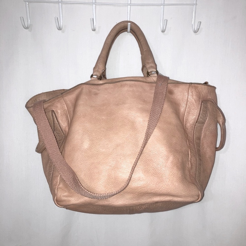 Free People Leslie Distressed Leather Large Tote In Conch Pink - Picture 3 of 16